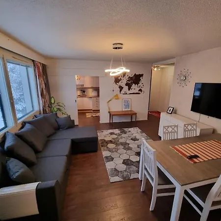 Valoisa Huoneisto Jossa Erinomaiset Vuoteet. * S:t Michel