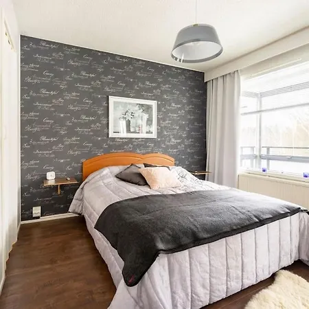 Valoisa Jossa Erinomaiset Vuoteet. * Μικέλι