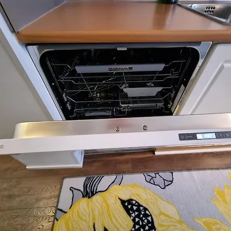 Valoisa Huoneisto Jossa Erinomaiset Vuoteet. S:t Michel