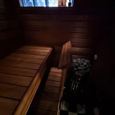 Valoisa Huoneisto Jossa Erinomaiset Vuoteet. *