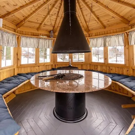 Valoisa Jossa Erinomaiset Vuoteet. Μικέλι