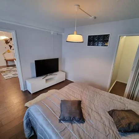 Valoisa Jossa Erinomaiset Vuoteet. * Μικέλι